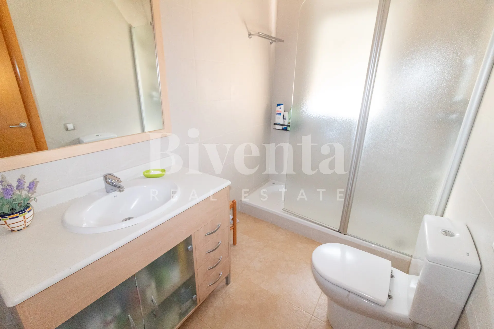Imatge de Exclusiva Casa Unifamiliar de Somni: Confort, Natura i Piscina Privada