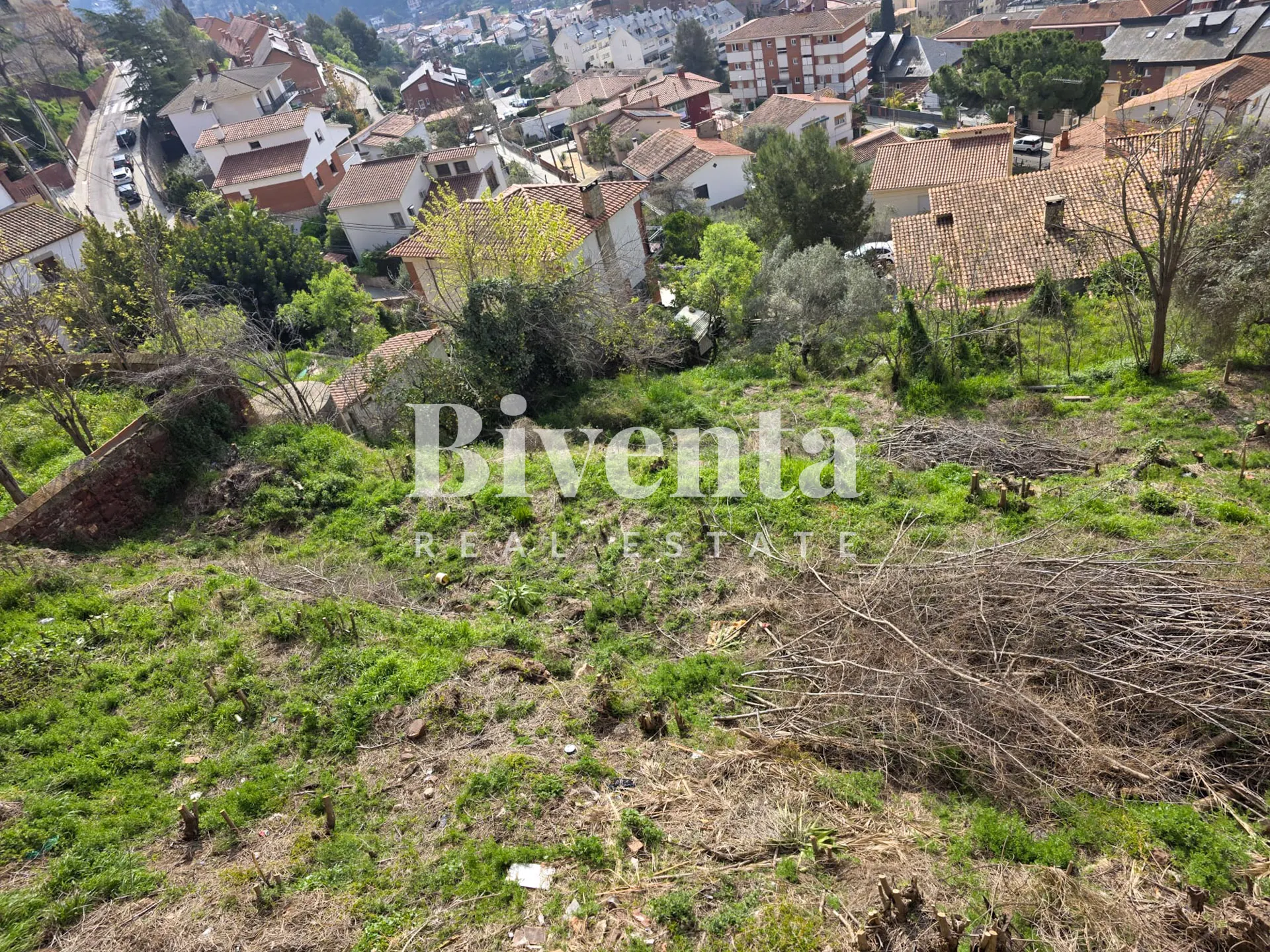 ¡Vistas infinitas en el corazón de Corbera! Solar urbano para la casa de tus sueños