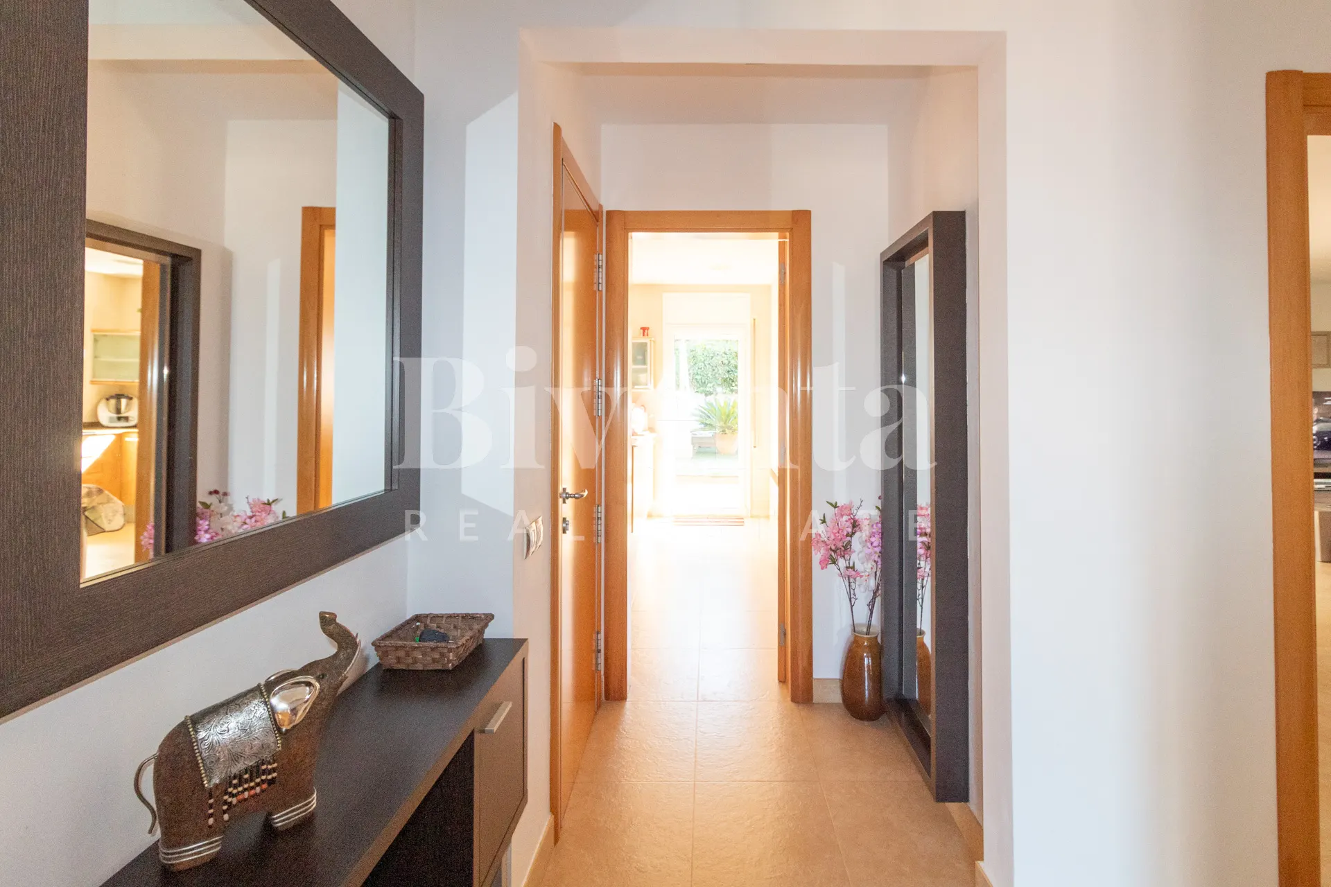 Imatge de Exclusiva Casa Unifamiliar de Somni: Confort, Natura i Piscina Privada
