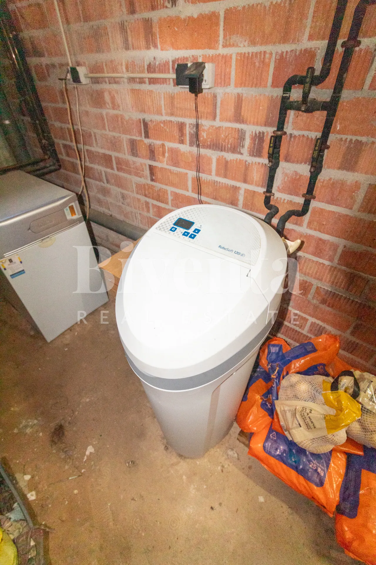Imatge de Exclusiva Casa Unifamiliar de Somni: Confort, Natura i Piscina Privada