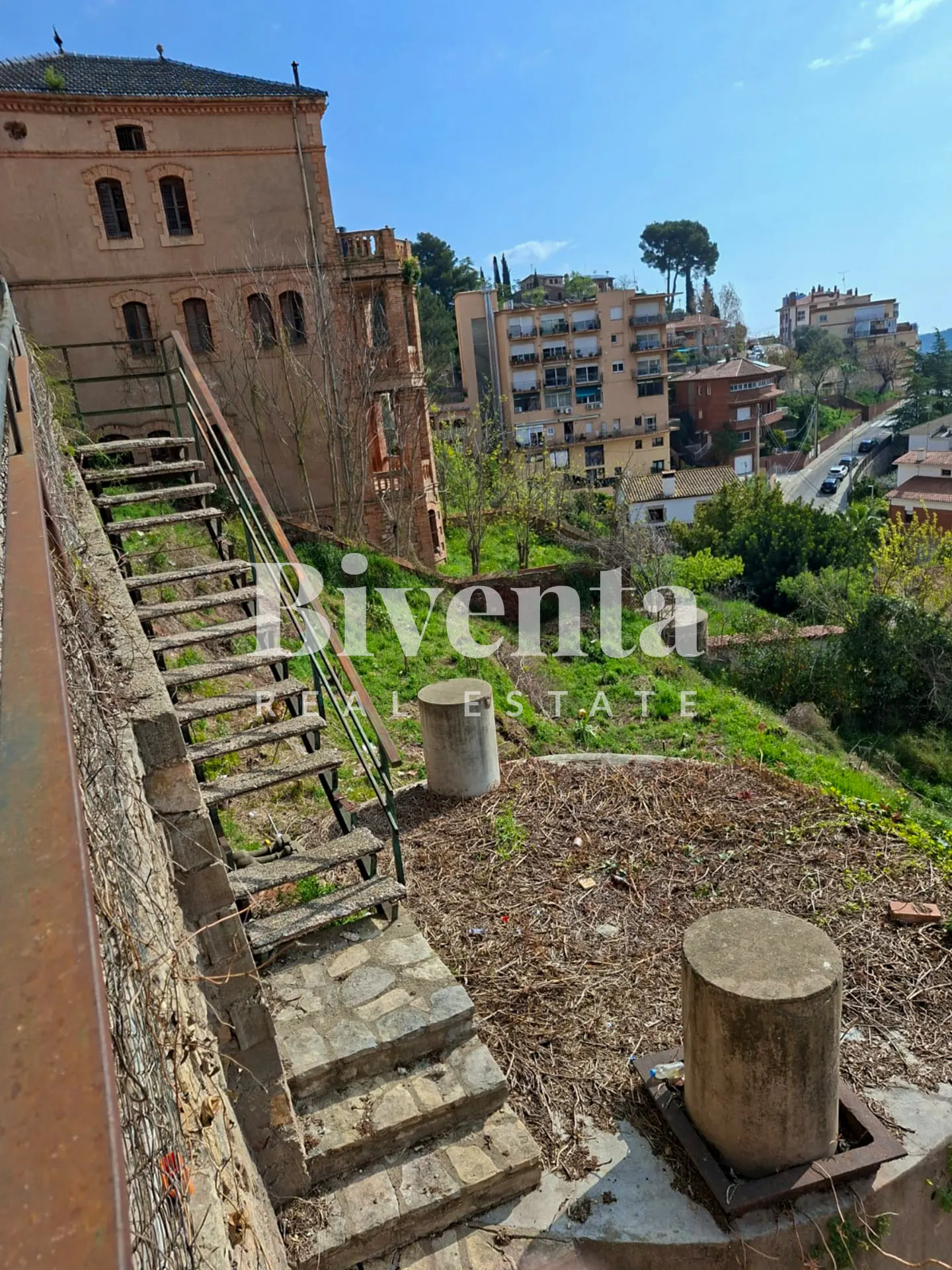 ¡Vistas infinitas en el corazón de Corbera! Solar urbano para la casa de tus sueños