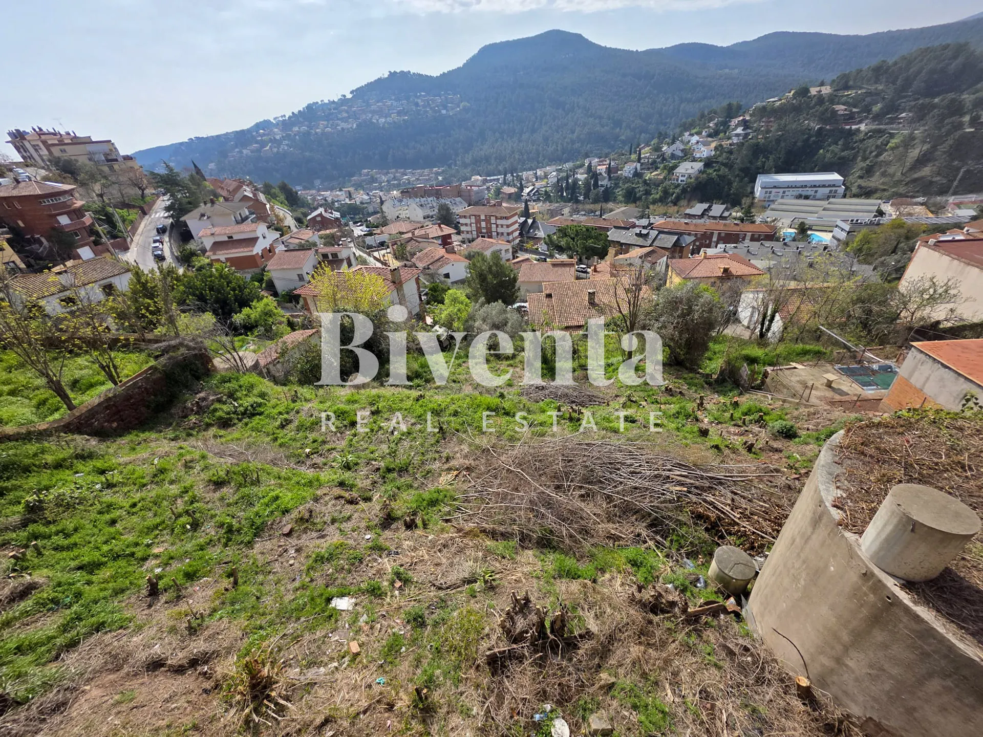 ¡Vistas infinitas en el corazón de Corbera! Solar urbano para la casa de tus sueños