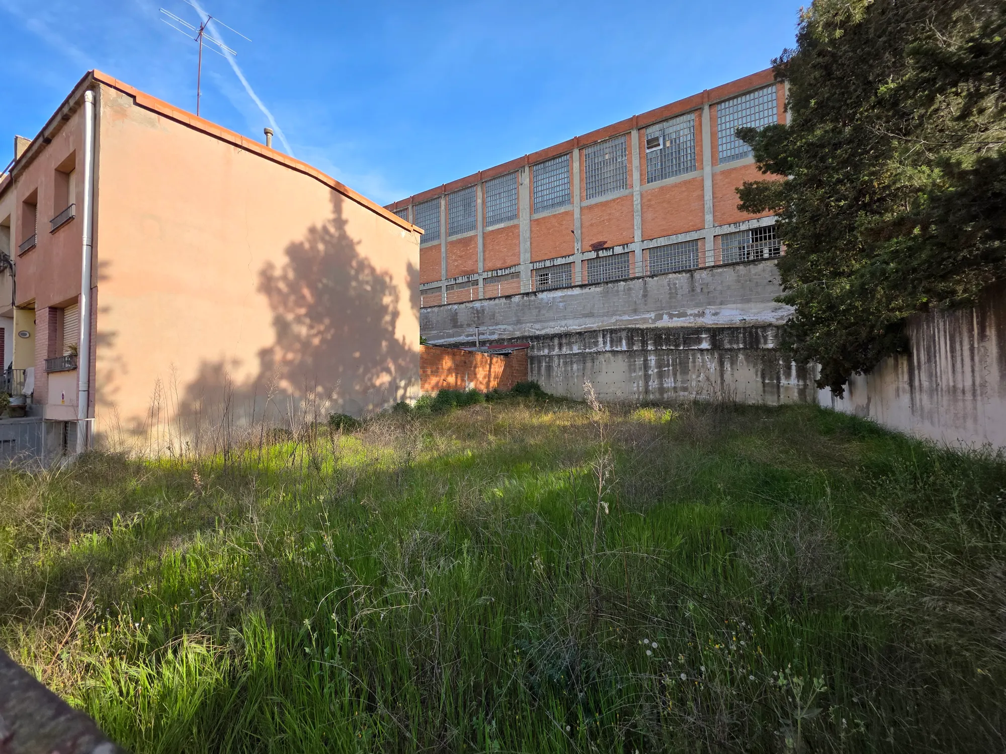 Terreno Urbano de 245 m² Listo para Construir