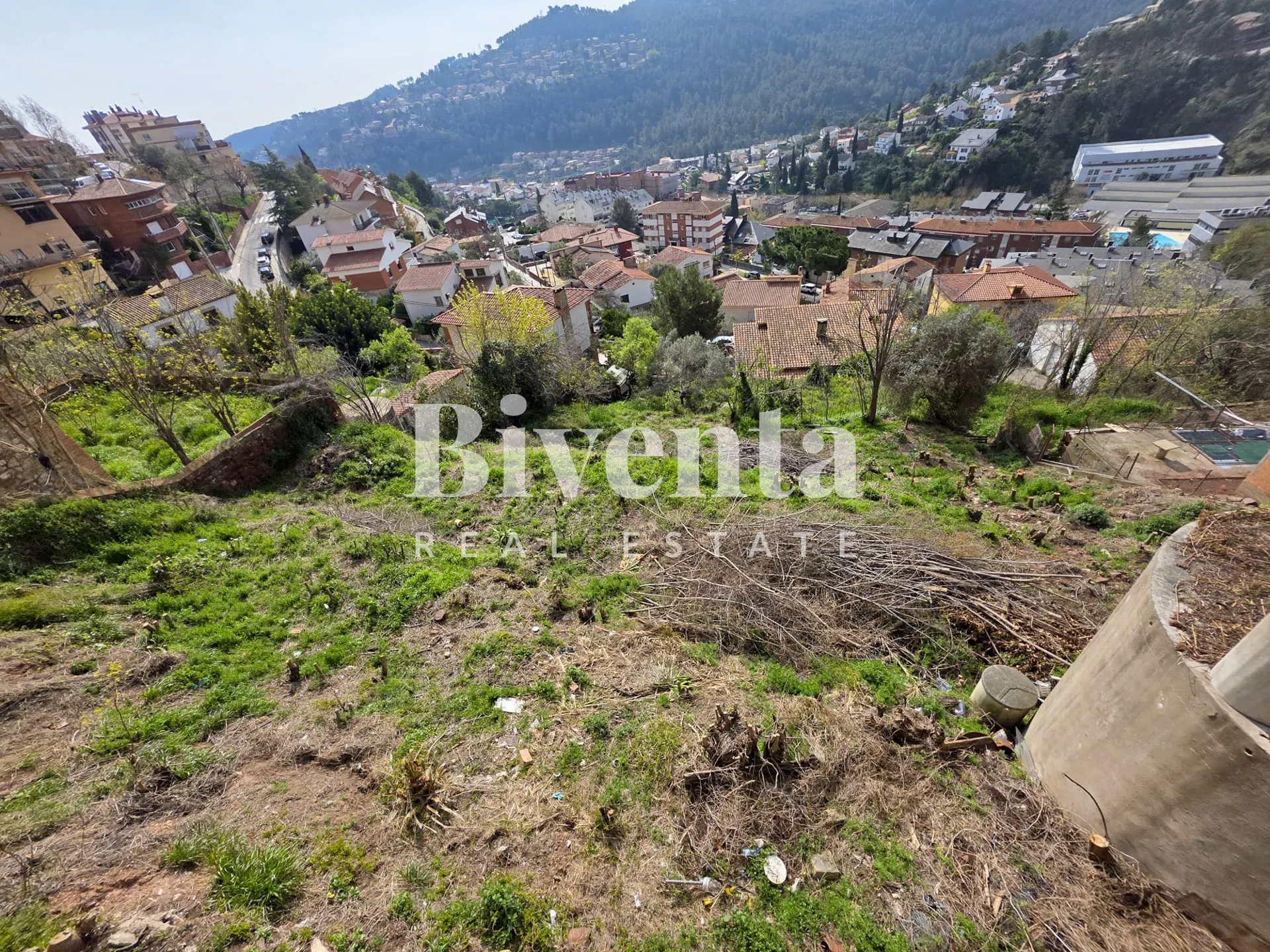 ¡Vistas infinitas en el corazón de Corbera! Solar urbano para la casa de tus sueños