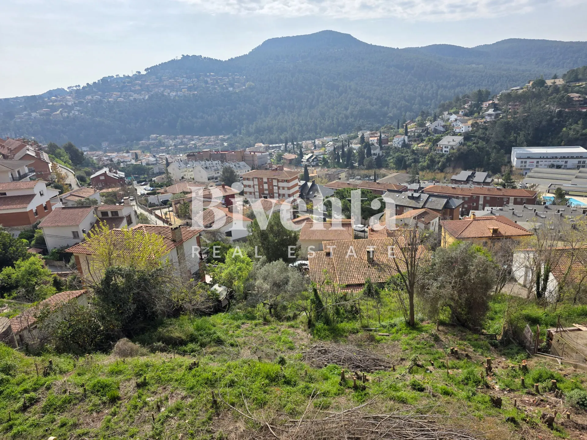 ¡Vistas infinitas en el corazón de Corbera! Solar urbano para la casa de tus sueños