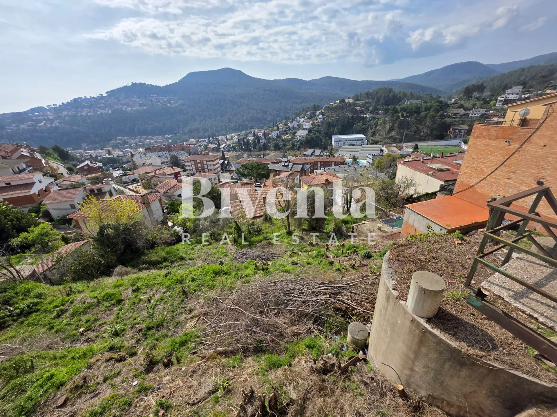¡Vistas infinitas en el corazón de Corbera! Solar urbano para la casa de tus sueños
