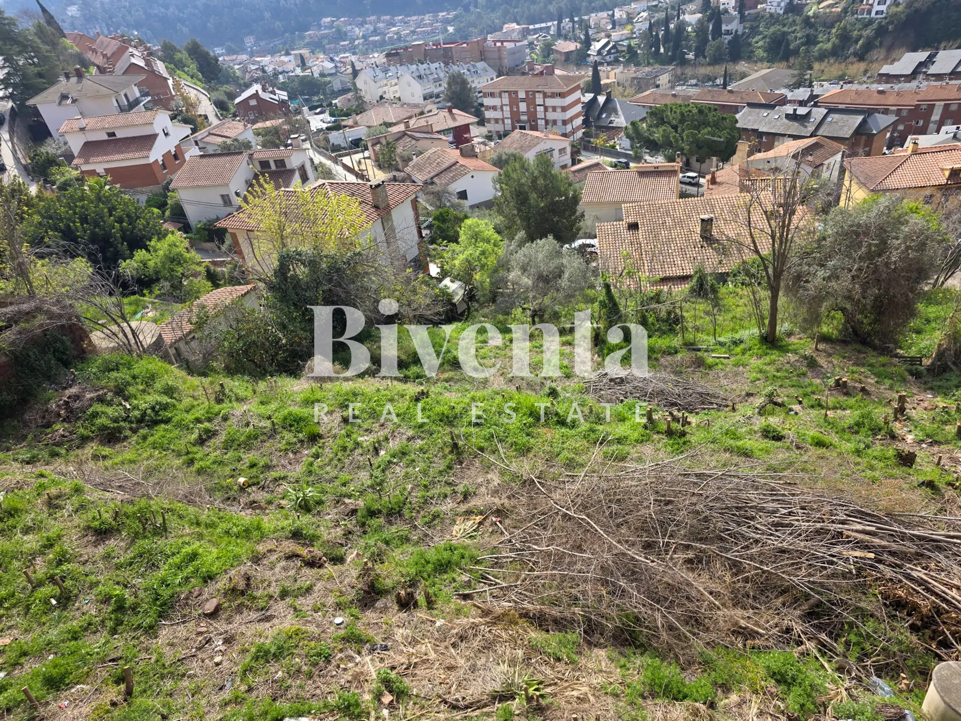 ¡Vistas infinitas en el corazón de Corbera! Solar urbano para la casa de tus sueños